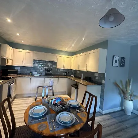 Entire 2 Bedroom House. Rowley Regis Exterior foto
