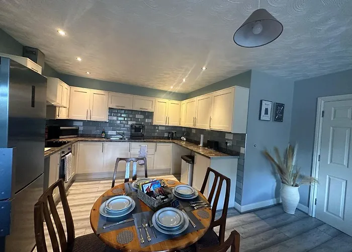 Entire 2 Bedroom House.